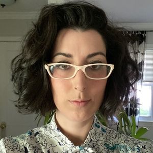 Meet your Posher, Chloe